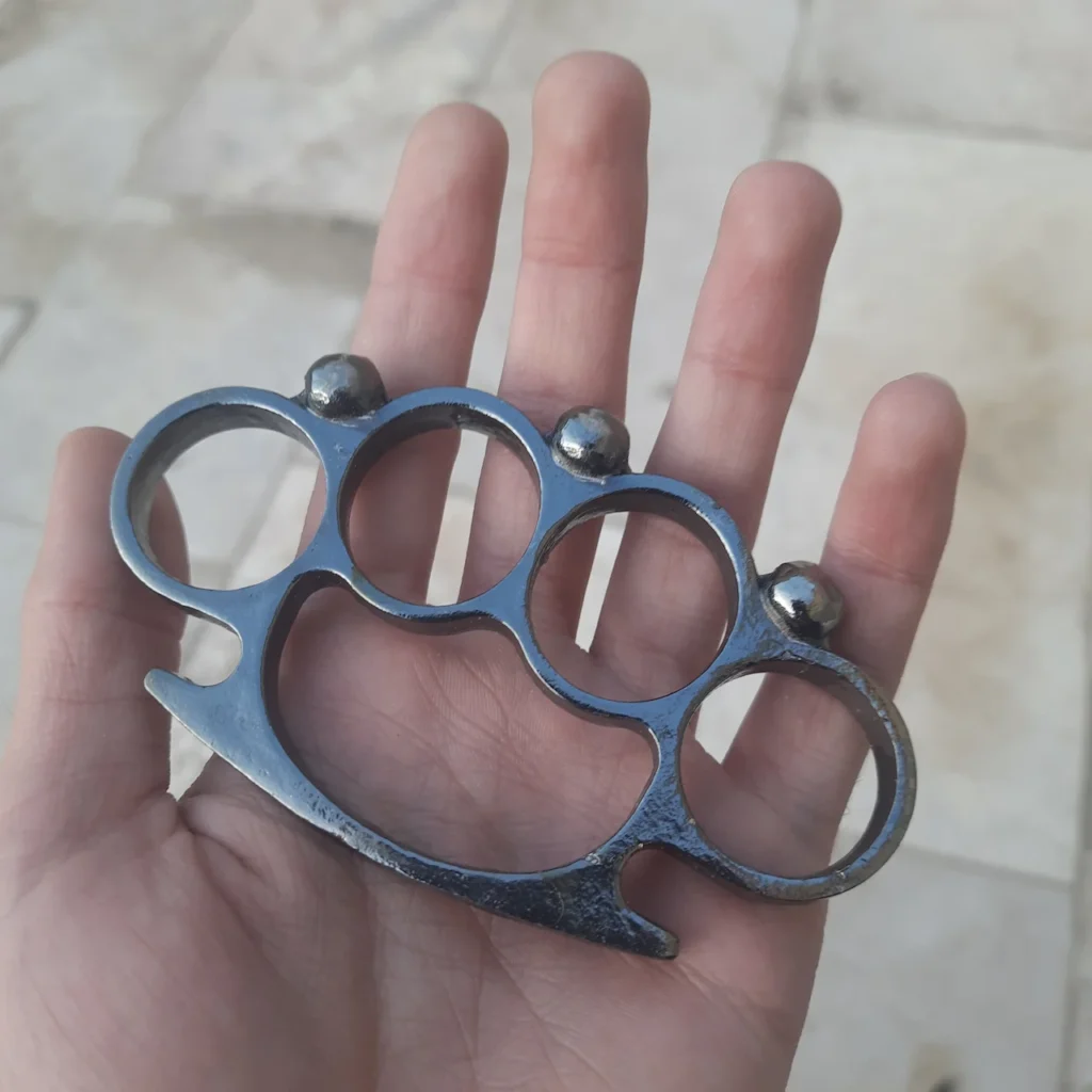 پنجه بوکس طرح جمجمه رنگ مشکی