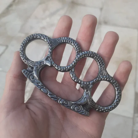 پنجه بوکس طرح تمساح رنگ مشکی