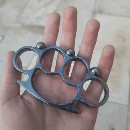 پنجه بوکس طرح جمجمه رنگ مشکی